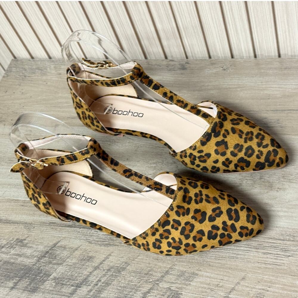 NWT Boohoo Leopard Print T-Bar Pointed Toe Flats Women’s Size 8